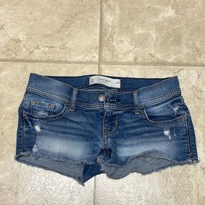 Gilly Hicks destroyed denim jeans distressed blue comfy shorts Size 00